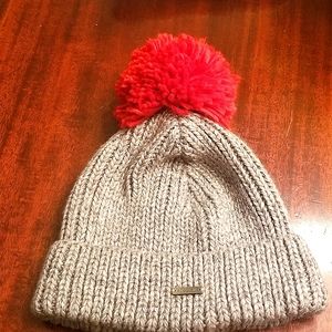 NWOT | Gigi Pip | Grey Beanie hat | Red Yarn Pom | OS
